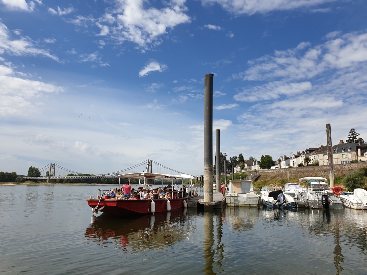 La Luce amarrée au ponton d'Ancenis à l'occasion du marché les jeudis matins de l'été